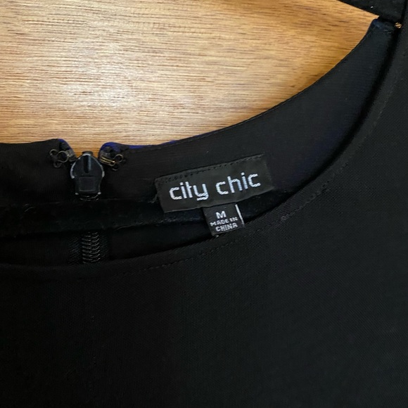 City Chic peplum dress with textured damask print - Picture 6 of 6